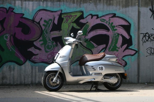 Peugeot Django 125: Retro-Roller mit Chic