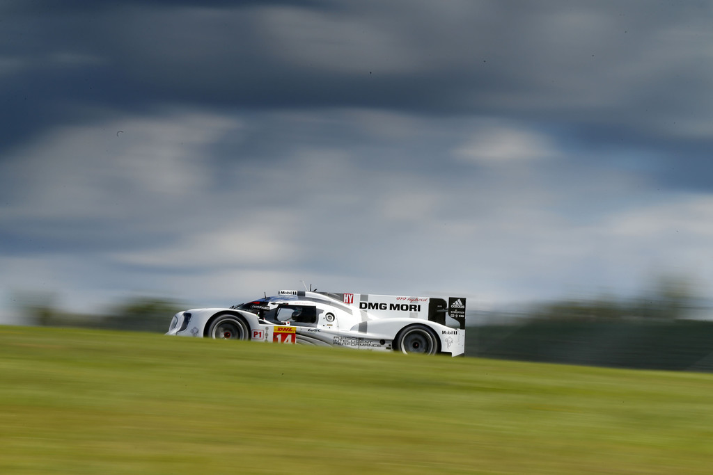 Porsche testet den 919 Hybrid in der Lausitz