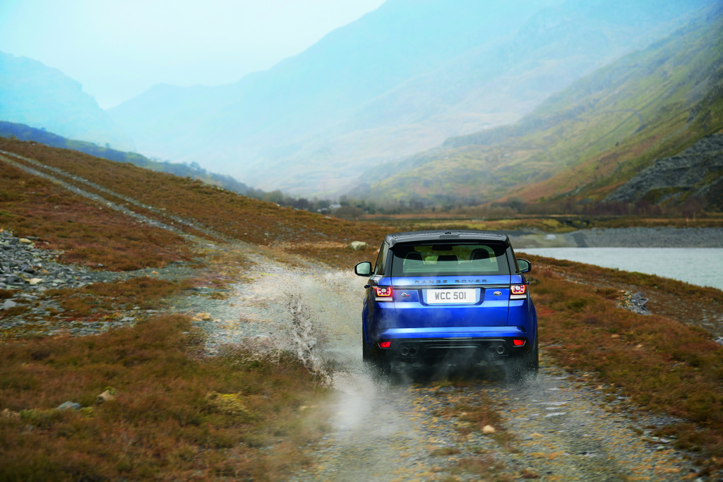 Range Rover Sport SVR feiert Weltpremiere in Pebble Beach