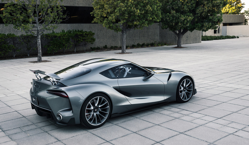 Toyota FT-1 Vision GT tritt in Pebble Beach auf