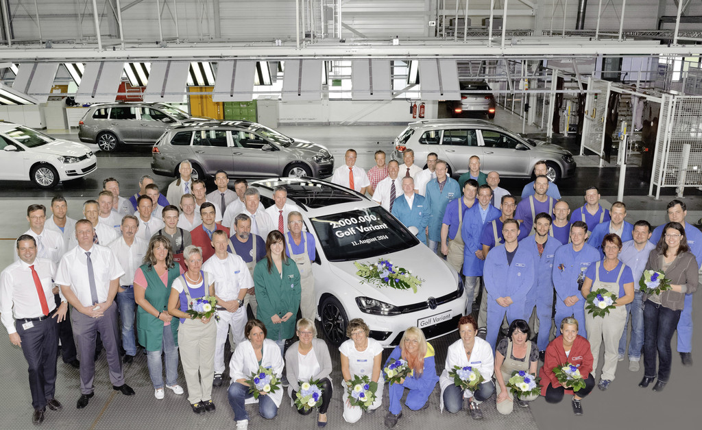 Volkswagen baut zweimillionsten Golf Variant