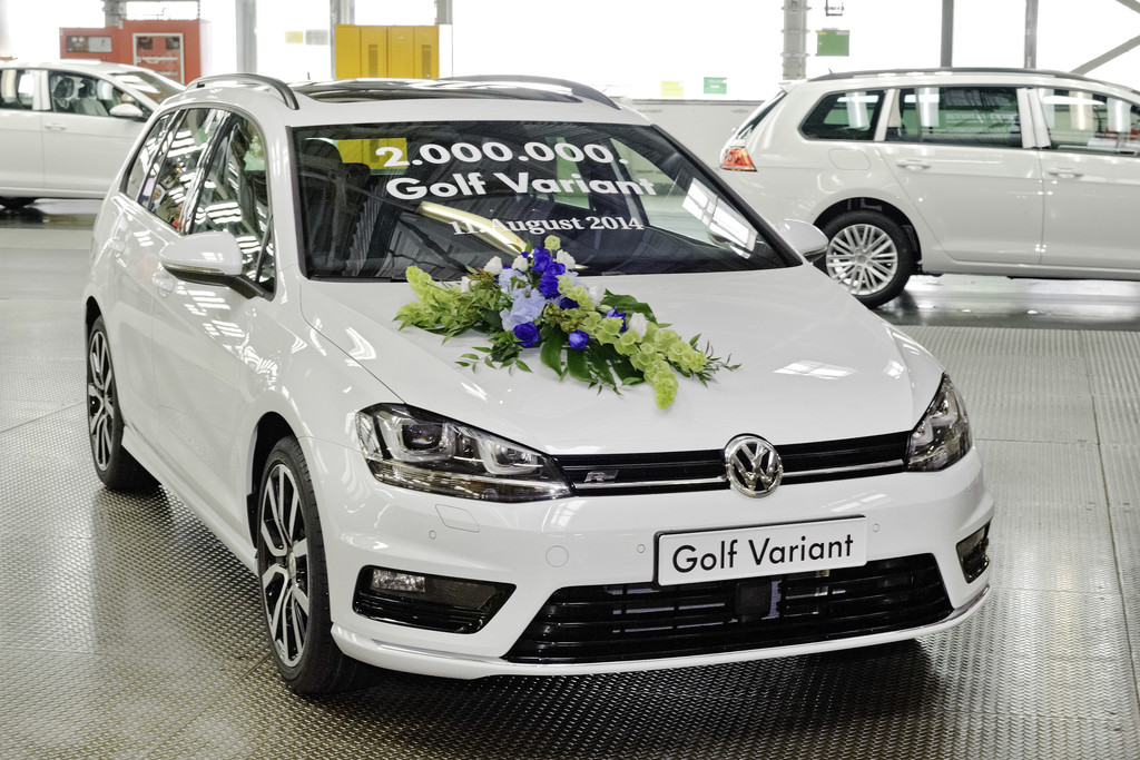 Volkswagen baut zweimillionsten Golf Variant