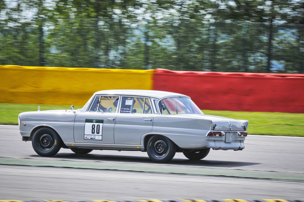 Mit der Heckflosse auf die Nordschleife