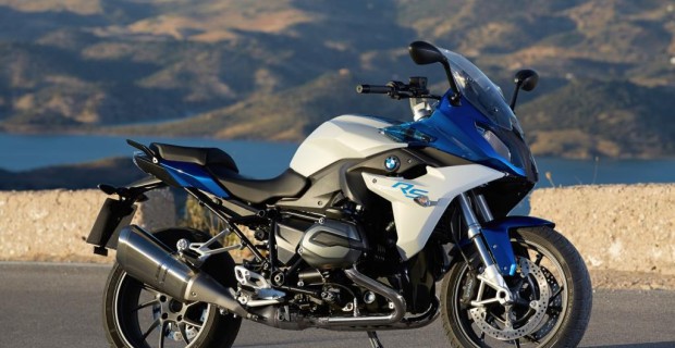 . Der 1200er Roadster R ist ab 12.800 Euro zu haben, beim dynamischen Tourer RS beginnt die Preisspanne bei 13.400 Euro.