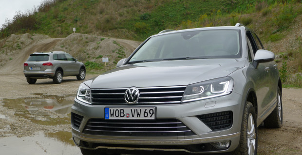 Volkswagen erneuert die Optik des Touareg und legt auch in der Technik nach.