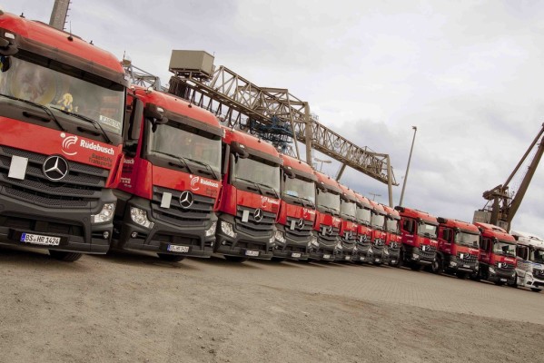 550 Mercedes-Benz-Lkw für Rüdebusch