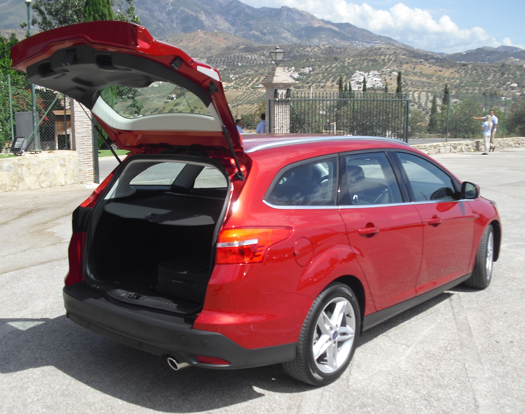 Ford Focus: Das Gepäckabteil des Kombis fasst 476 bis 1516 Liter.