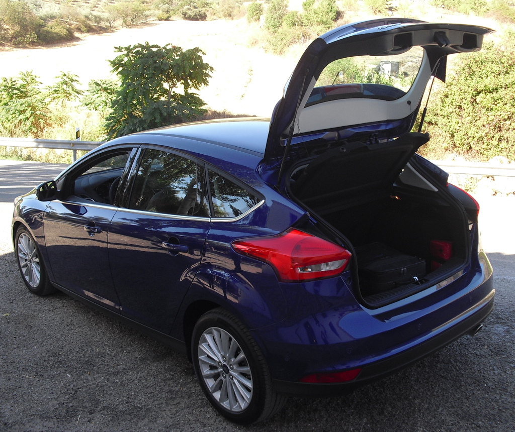 Ford Focus: Das Gepäckabteil des Fließheck-Fünftürers fast 272 bis 1262 Liter.