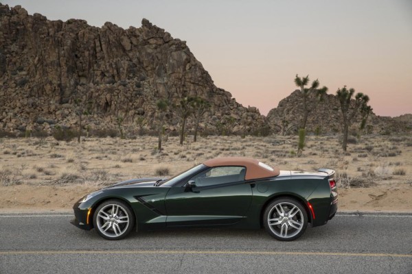 Corvette Cabrio mit Leichtbau-Dach von Webasto