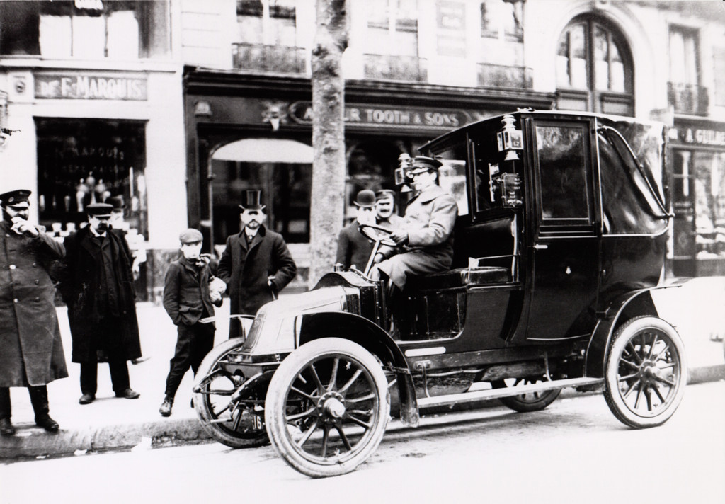 Exklusiv: Vor 100 Jahren zogen zum ersten Mal Autos in einen Krieg