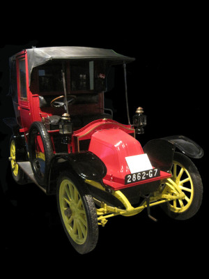 Exklusiv: Vor 100 Jahren zogen zum ersten Mal Autos in einen Krieg