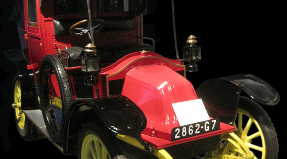 Exklusiv: Vor 100 Jahren zogen zum ersten Mal Autos in einen Krieg