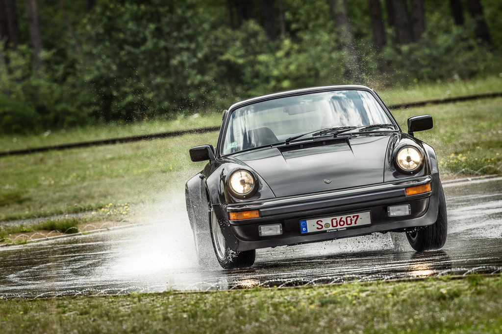 Hart geprüft: Neue Reifen für alte Porsche