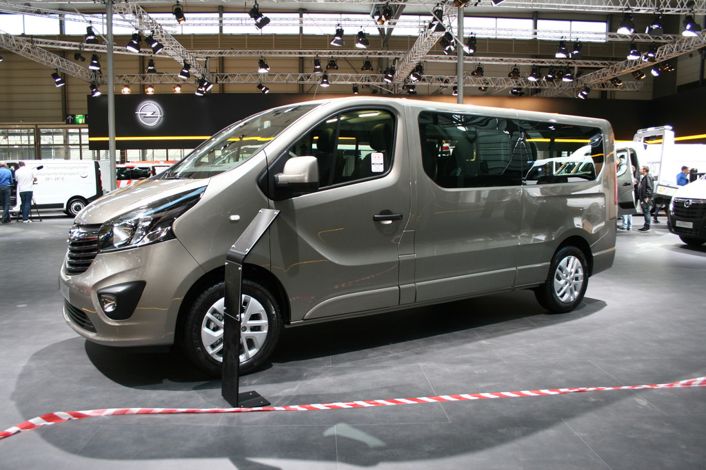IAA 2014: Opel feiert Weltpremiere des Vivaro Combi
