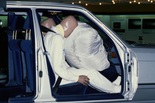 In der ersten Reihe sind fast bei allen Autos mittlerweile Airbags vorhanden