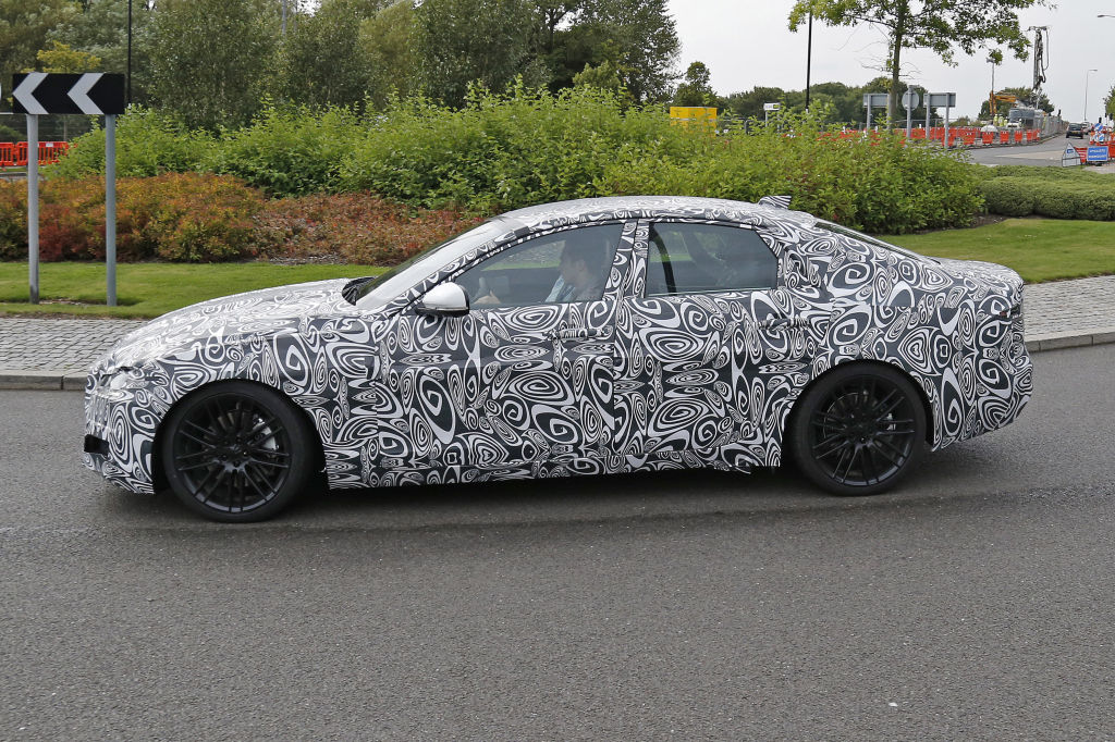 Erwischt: Erlkönig Jaguar XF