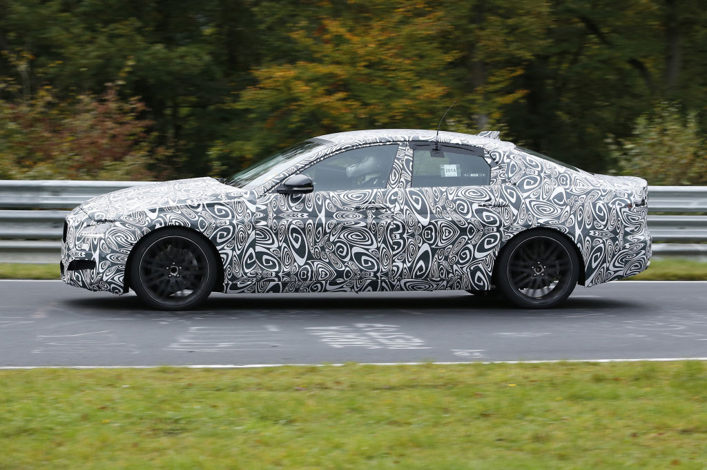 Erwischt: Erlkönig Jaguar XF