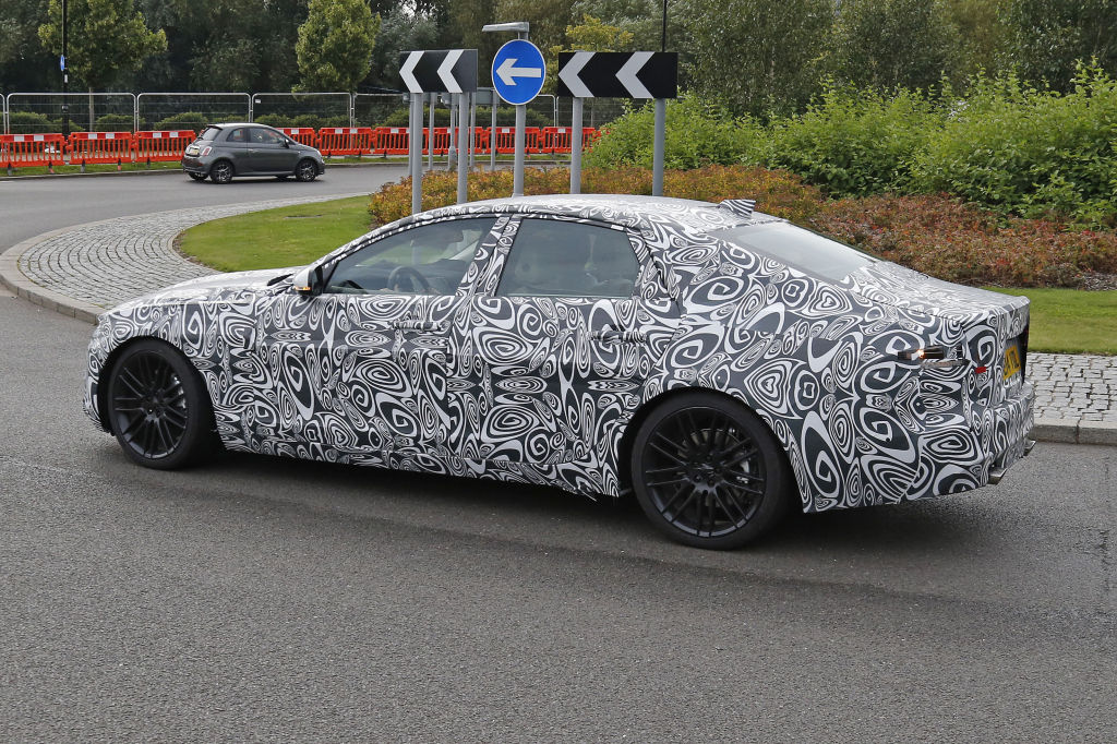 Erwischt: Erlkönig Jaguar XF