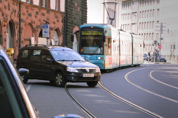 Kollisionswarner für Stadt- und Straßenbahnen