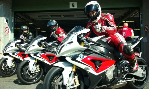 Motorrad-Ladies schreiben Geschichte