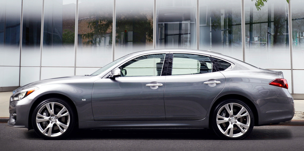 Paris 2014: Infiniti bringt Q70 Limousine