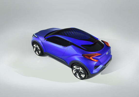 Paris 2014: Toyota zeigt kompakte Crossover-Studie