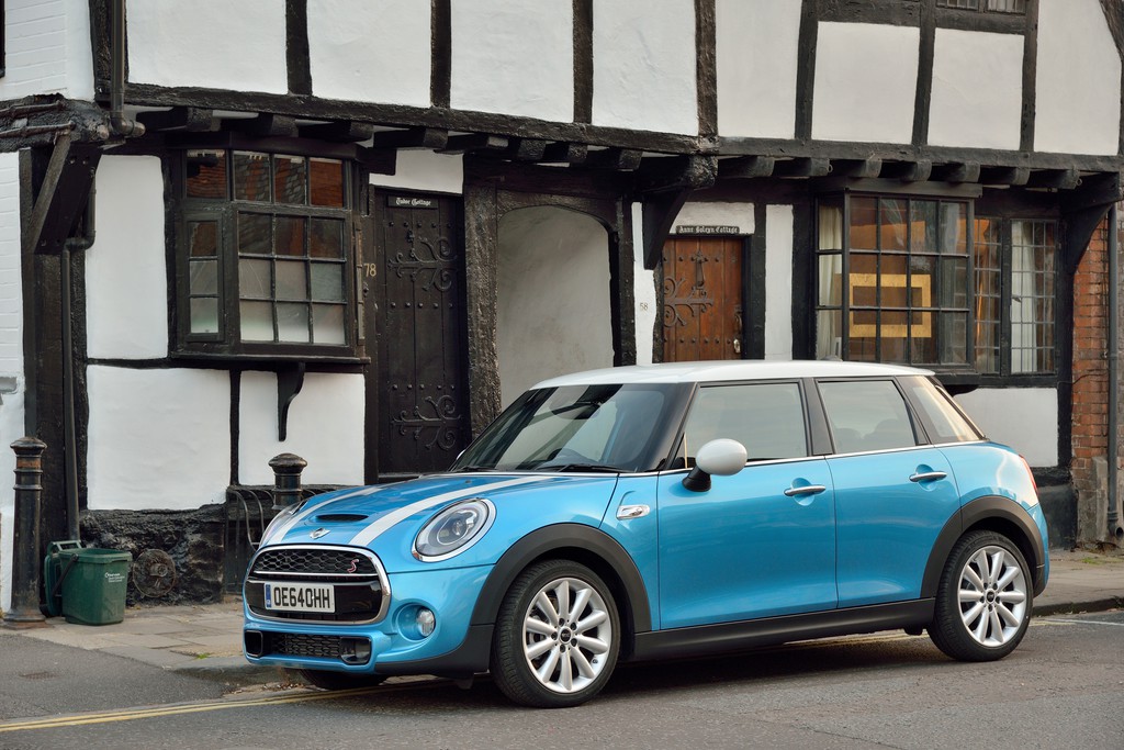 Pressepräsentation Mini Cooper 5-Türer: Mini Midi oder Grand Mini?