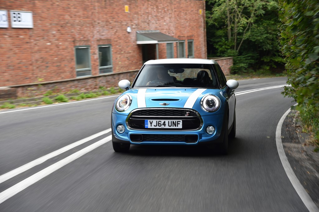 Pressepräsentation Mini Cooper 5-Türer: Mini Midi oder Grand Mini?
