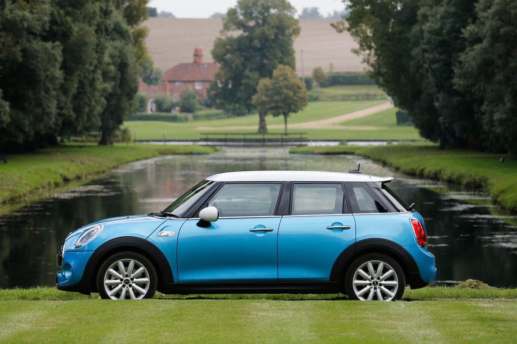 Pressepräsentation Mini Cooper 5-Türer: Mini Midi oder Grand Mini?