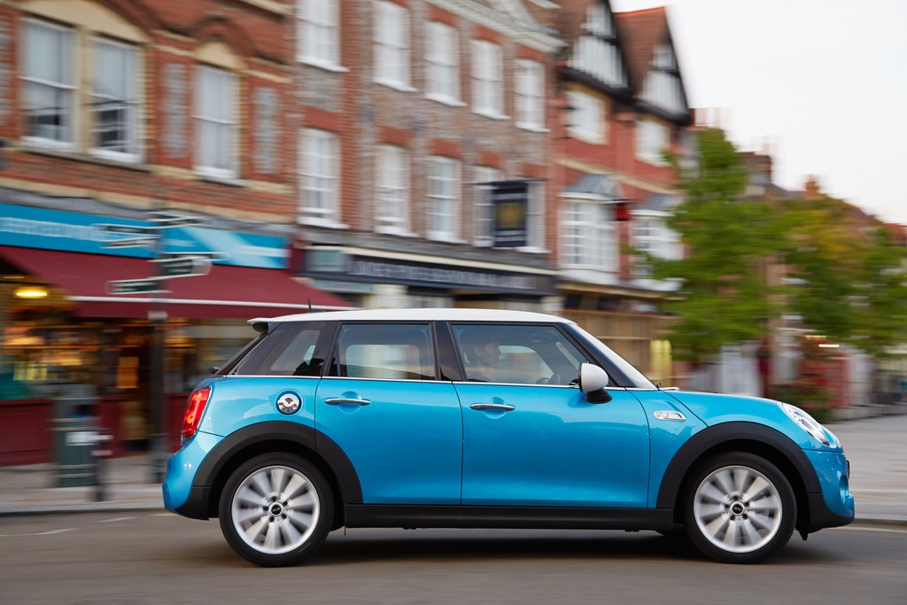 Pressepräsentation Mini Cooper 5-Türer: Mini Midi oder Grand Mini?