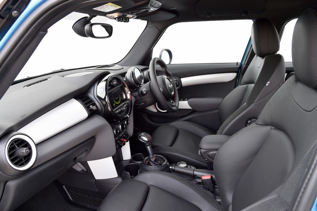 Pressepräsentation Mini Cooper 5-Türer: Mini Midi oder Grand Mini?