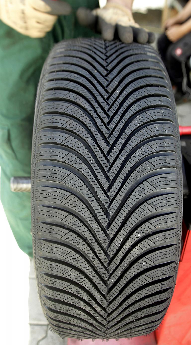 So sieht das Profil des neuen Alpin-5-Winterreifens von Michelin aus. 