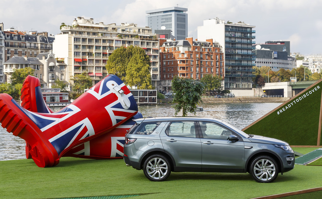Paris 2014: Land Rover Discovery Sport debütiert auf der Seine