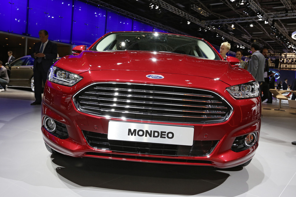 Paris 2014: Der Ford Mondeo hat ein Herz für Fußgänger