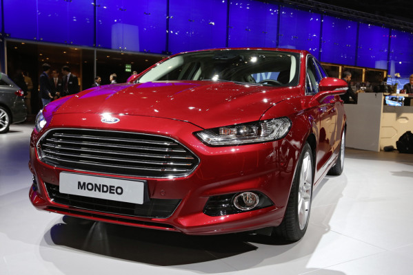 Paris 2014: Der Ford Mondeo hat ein Herz für Fußgänger