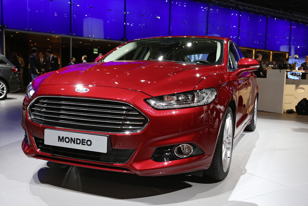 Paris 2014: Der Ford Mondeo hat ein Herz für Fußgänger
