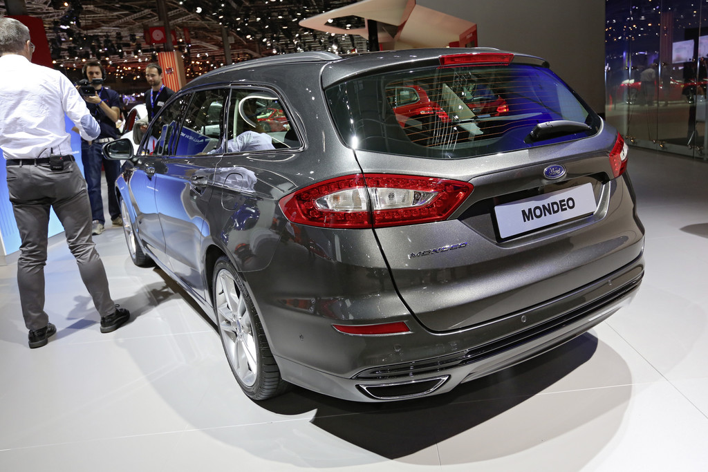 Paris 2014: Der Ford Mondeo hat ein Herz für Fußgänger