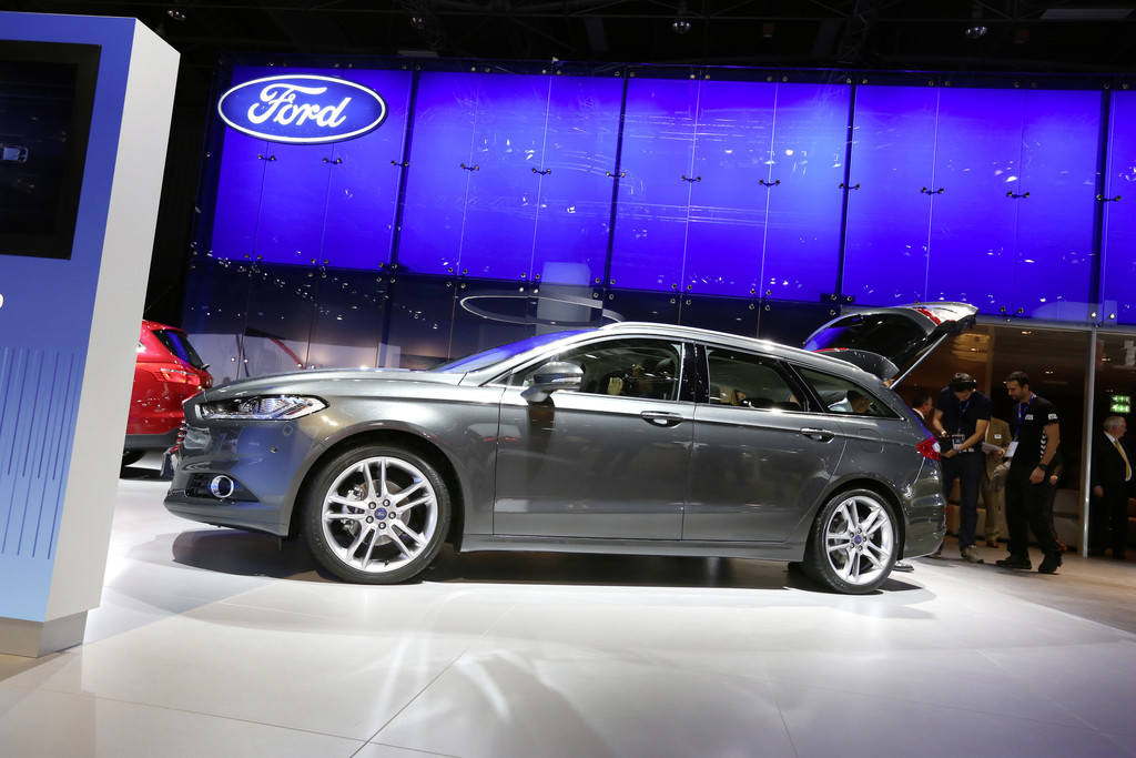 Paris 2014: Der Ford Mondeo hat ein Herz für Fußgänger