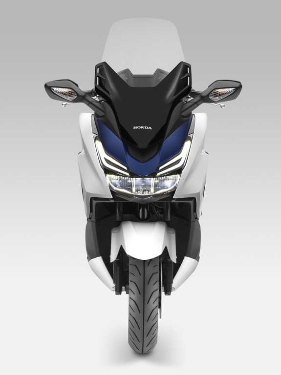 Intermot 2014: Mit dem Honda Forza schnell auf 90 km/h