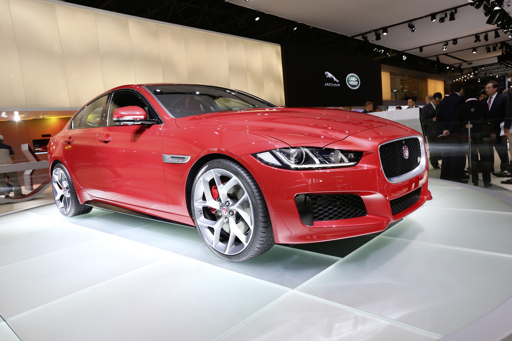 Paris 2014: Jaguar XE startet mit 200 PS bei 36 450 Euro
