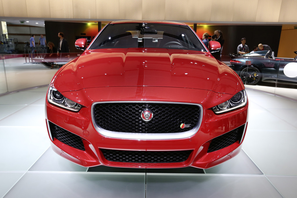 Paris 2014: Jaguar XE startet mit 200 PS bei 36 450 Euro