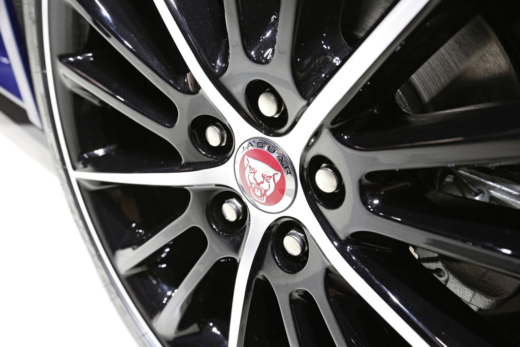 Paris 2014: Jaguar XE startet mit 200 PS bei 36 450 Euro