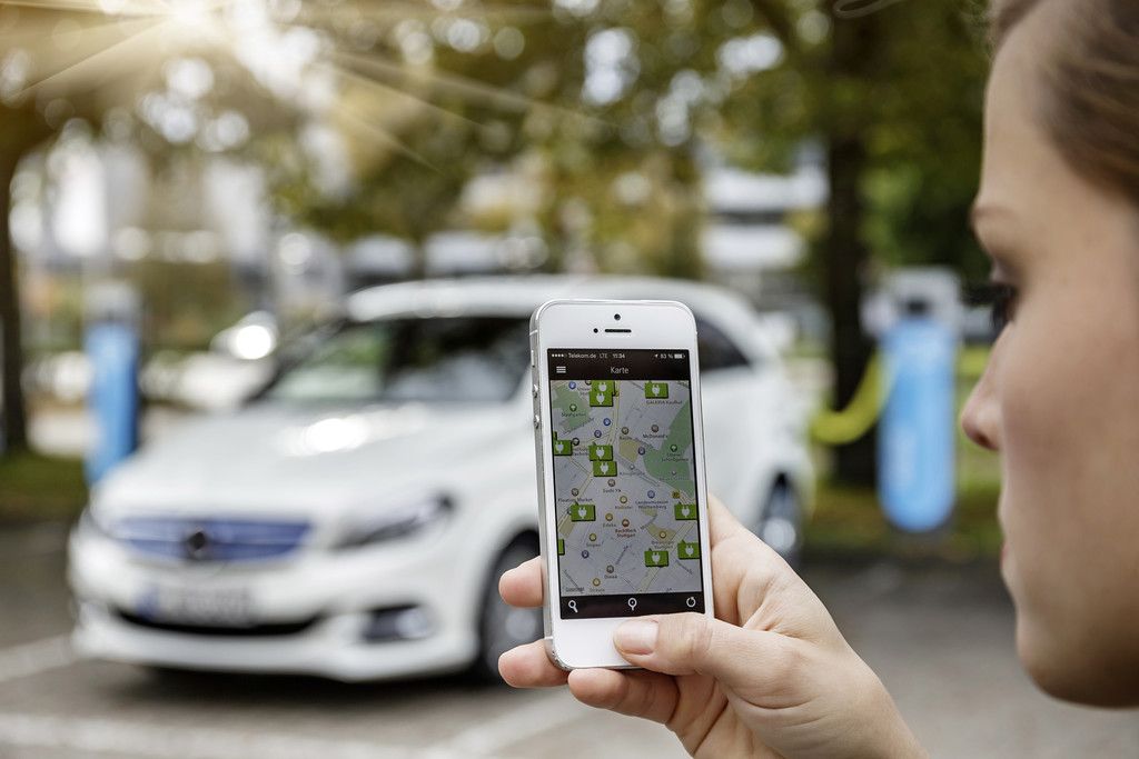 Daimler bietet Smartphone-App zum Laden von E-Autos