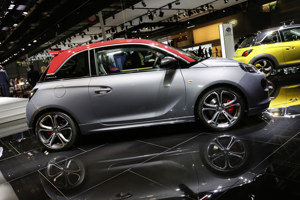 Paris 2014: Der Opel Adam gibt mächtig Gas