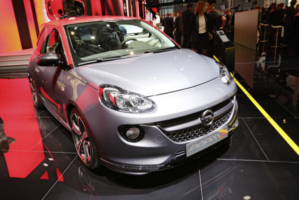 Paris 2014: Der Opel Adam gibt mächtig Gas