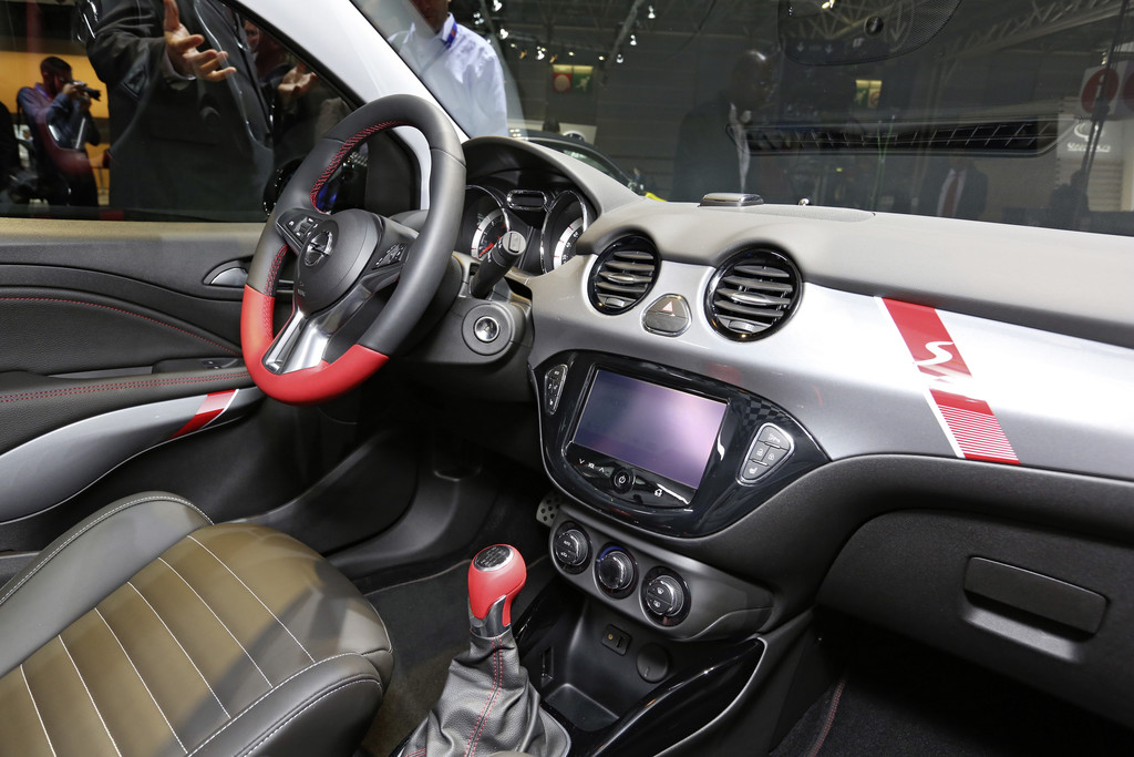 Paris 2014: Der Opel Adam gibt mächtig Gas