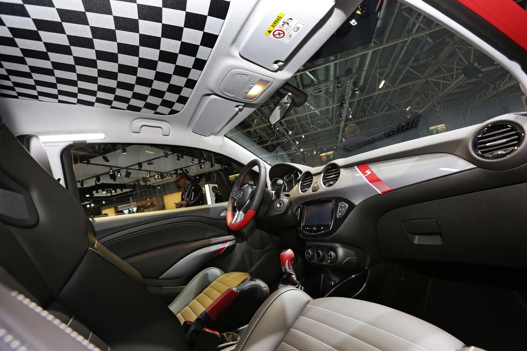 Paris 2014: Der Opel Adam gibt mächtig Gas
