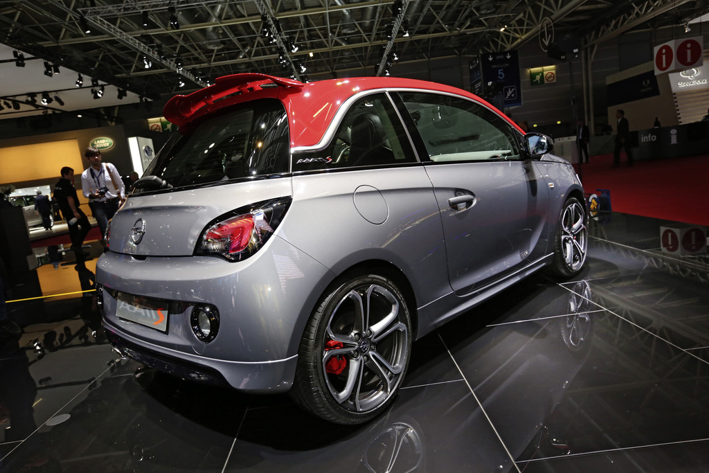 Paris 2014: Der Opel Adam gibt mächtig Gas