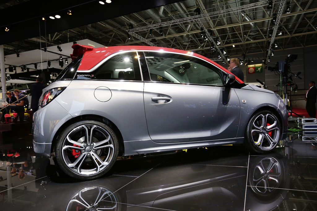 Paris 2014: Der Opel Adam gibt mächtig Gas