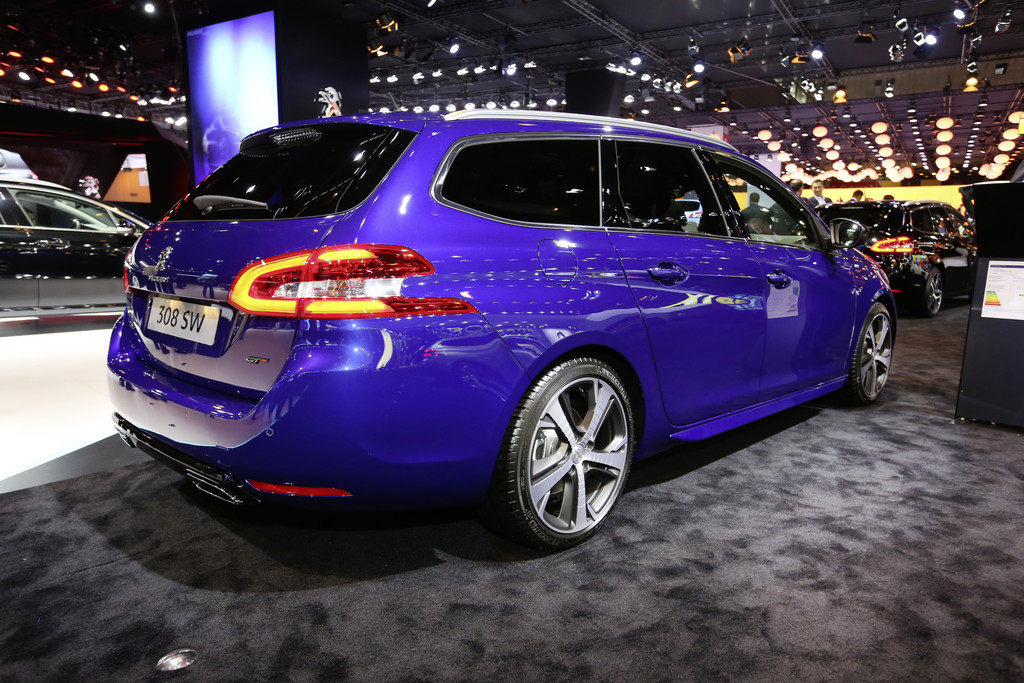 Paris 2014: Peugeot 308 wird sportlicher
